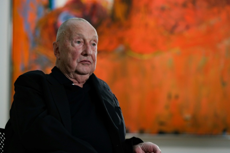 L'artiste allemand Georg Baselitz au Centre Pompidou avant l'exposition "Baselitz - la rétrospective" à Paris, le 16 octobre 2021 ( AFP / GEOFFROY VAN DER HASSELT )