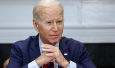 Le président américain Joe Biden reçoit les leaders démocrates du Congrès à la Maison Blanche à Washington