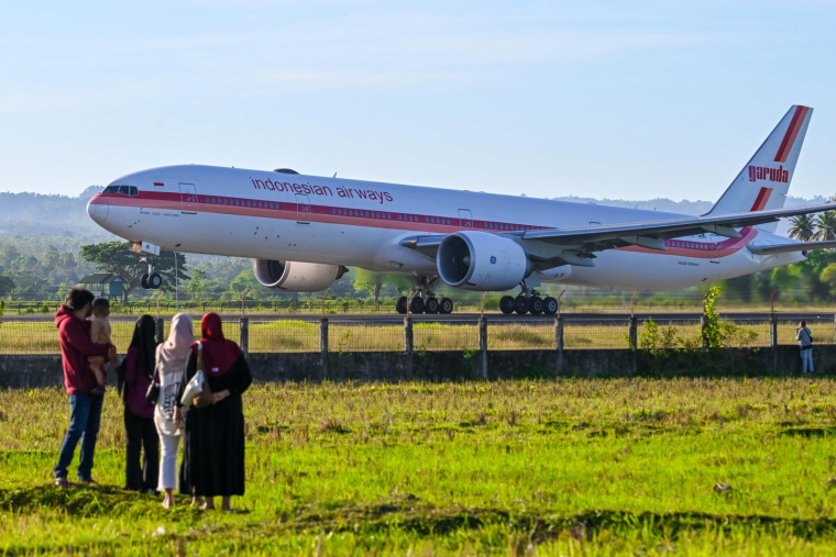 Un Boeing 777-300ER en Indonésie, le 18 mai 2025. (  / CHAIDEER MAHYUDDIN )