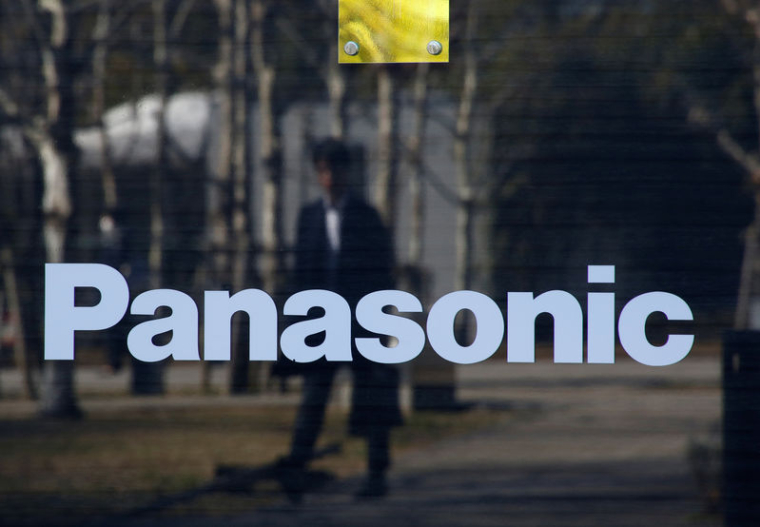 PANASONIC RÉFLÉCHIT AUX INVESTISSEMENTS DANS SON USINE AVEC TESLA