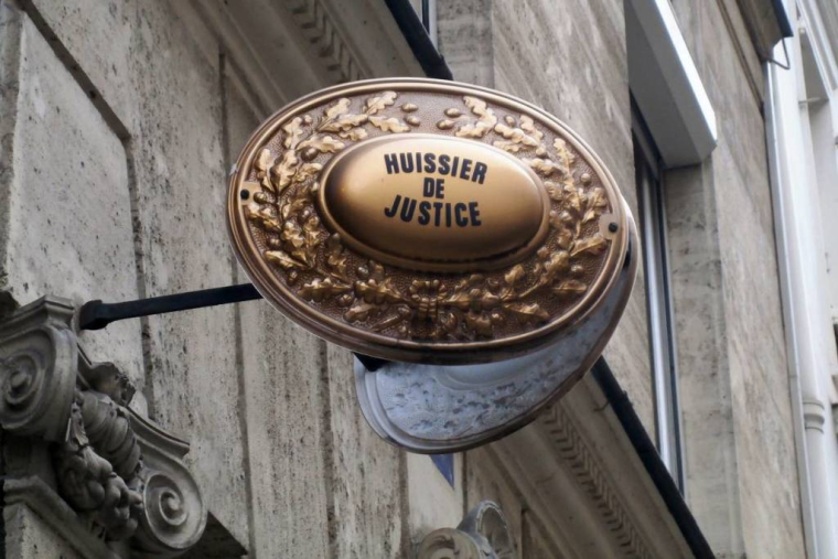 Endettement : qu'est-ce que la saisie sur compte ? / iStock.com - Gwengoat