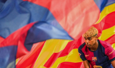 C'est quoi ce délire des footballeurs avec les personnes de petite taille ?