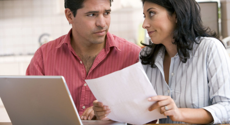 L’évolution appliquée par Groupama implique que l’assuré peut voir la valorisation de son contrat, pourtant investi entièrement sur le support en euros garanti, baisser. (© Phovoir)