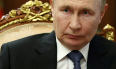 Le président russe Vladimir Poutine lors d'une réunion avec les membres du gouvernement à Moscou, le 27 août 2025 ( POOL / Vyacheslav PROKOFYEV )