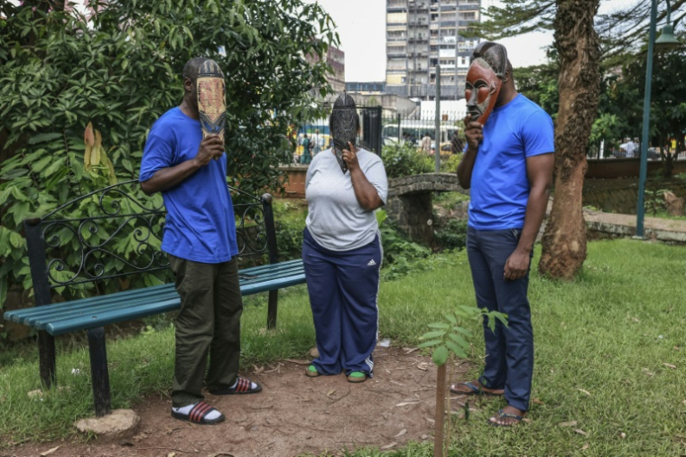 Cette femme et ces deux hommes ont été expulsés des Etats-Unis vers le Cameroun, où ils n'ont aucune attache. Le 9 septembre 2026 à Yaoundé ( AFP / - )