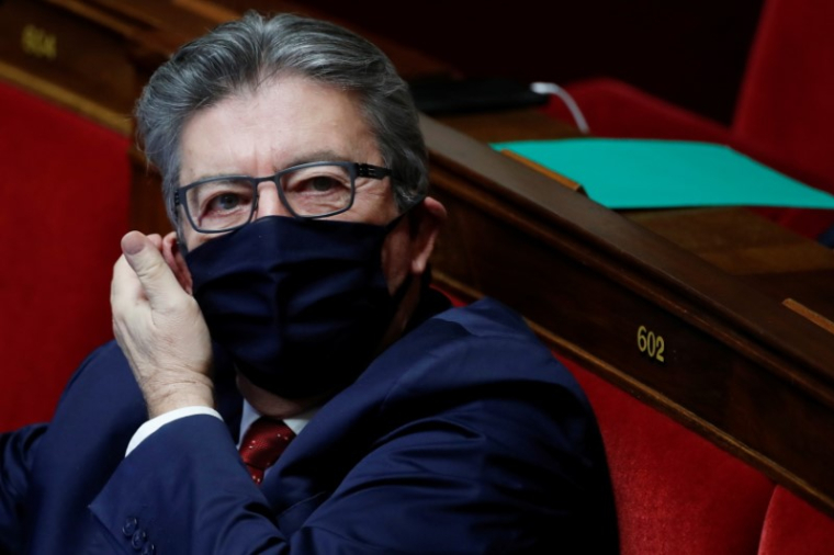 MÉLENCHON "ENFARINÉ" AVANT UNE MANIFESTATION À PARIS