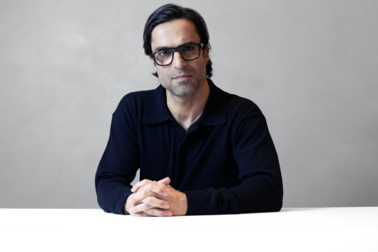 Alexandre Yazdi, patron du jeu vidéo mobile Voodoo, le 20 janvier 2026 à Paris ( AFP / Joel Saget )