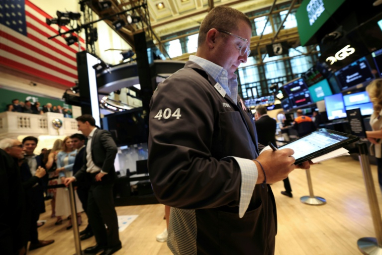 Un opérateur à la Bourse de New York le 7 août ( AFP / TIMOTHY A. CLARY )