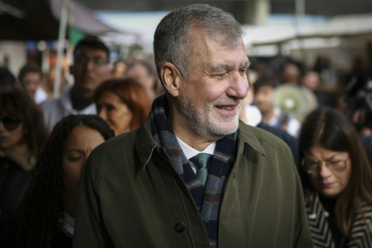 Le candidat indépendant à la présidence portugaise, Henrique Gouveia e Melo, participe à un rassemblement électoral à Lisbonne, le 4 janvier 2026 ( AFP / PATRICIA DE MELO MOREIRA )