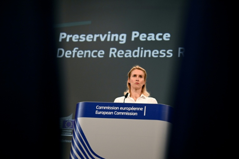 La cheffe de la diplomatie de l'Union européenne, Kaja Kallas, lors d'une conférence de presse à Bruxelles sur le projet de "mur" antidrones, le 16 octobre 2025 ( AFP / Nicolas TUCAT )