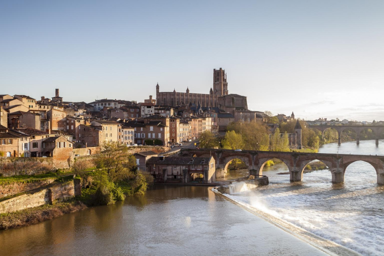 Albi est une ville méconnue qui mérite pourtant qu’on s’y arrête. crédit photo : Getty Images