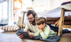 Le plan d’épargne retraite ouvert au nom de votre enfant mineur vous permet de l’aider à préparer son avenir. ( crédit photo : GettyImages )