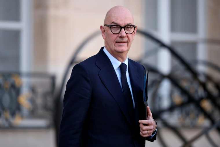 Le ministre de l'Economie et des Finances Roland Lescure à la sortie de l'Elysée, le 28 octobre 2026 à Paris ( AFP / SIMON WOHLFAHRT )