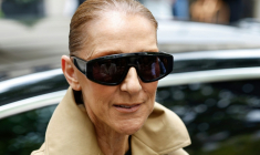 Celine Dion arrive à l'hôtel Royal Monceau à Paris le 28 août 2026 avant une série de concerts dans la capitale française  ( AFP / SIMON WOHLFAHRT )