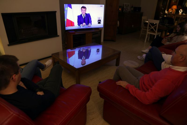 CORONAVIRUS: MACRON NE VEUT PAS DE VACCINATION OBLIGATOIRE