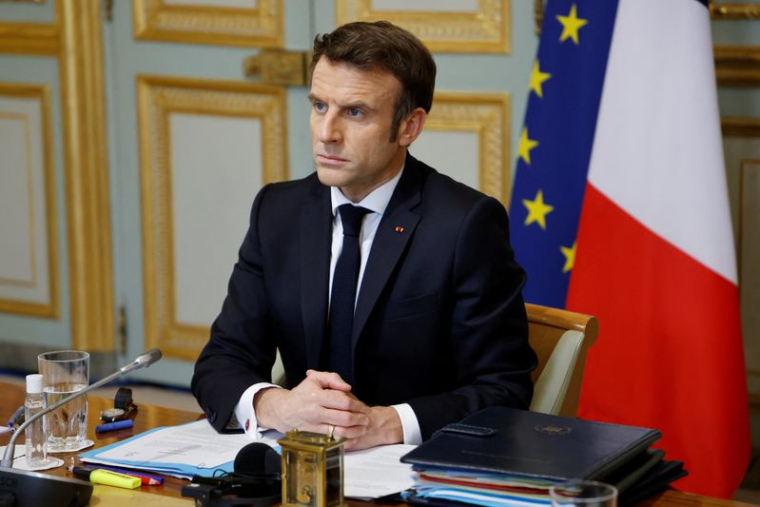 UKRAINE: MACRON S'EST ENTRETENU AVEC BIDEN ET ZELENSKI