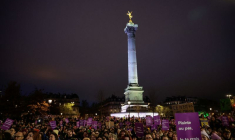 Manifestation à l'occasion de la Journée internationale pour l'élimination de la violence à l'égard des femmes, à Paris