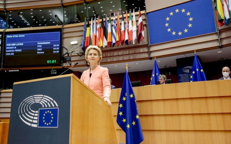 URSULA VON DER LEYEN PLAIDE POUR UNE UE PLUS UNIE FACE À LA CRISE