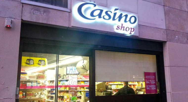 Le titre du distributeur perd 4% sur un an. (© L. Grassin)