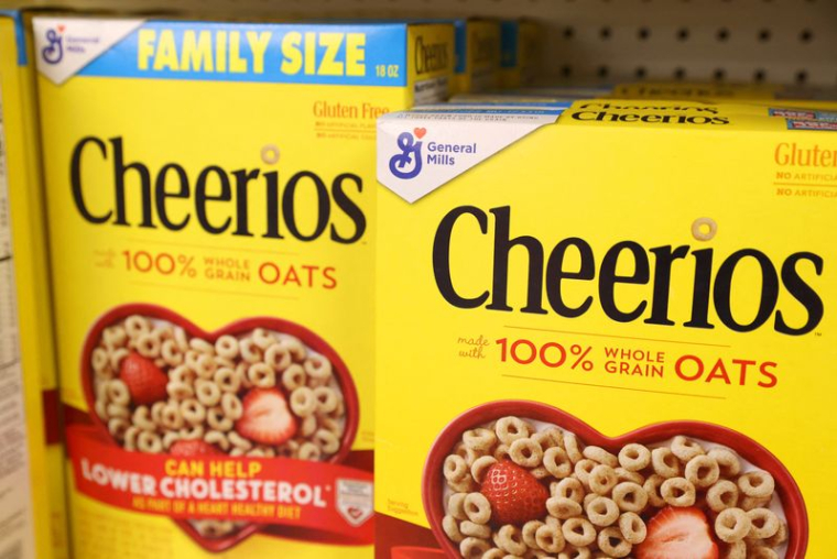 Des paquets de Cheerios, une marque appartenant à General Mills, sont visibles dans un magasin de Manhattan, à New York.