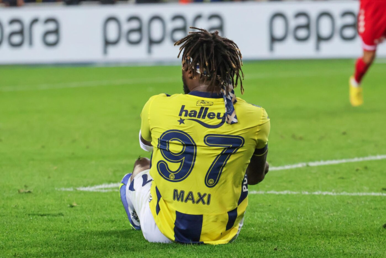 Grosse embrouille entre Allan Saint-Maximin et Fenerbahçe
