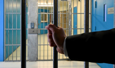 Les prisons françaises sont proches d'"un point de rupture" du fait de la surpopulation, alertent des directeurs pénitentiaires ( AFP / FRANCOIS NASCIMBENI )