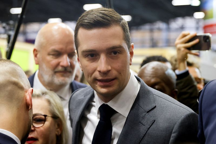 Jordan Bardella, président du Rassemblement national (RN), visite le Salon international de l'agriculture