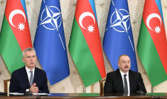 Le président de l'Azerbaïdjan, Ilham Aliyev, et le secrétaire général de l'Alliance atlantique, Jens Stoltenberg, à Bakou le 17 mars 2024. ( Azerbaijani presidency / HANDOUT )