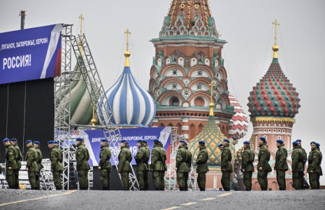Des soldats russes sur la place Rouge de Moscou, le 29 septembre 2022 (illustration) ( AFP / ALEXANDER NEMENOV )