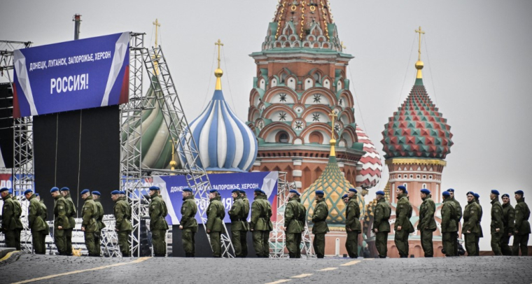 Des soldats russes sur la place Rouge de Moscou, le 29 septembre 2022 (illustration) ( AFP / ALEXANDER NEMENOV )