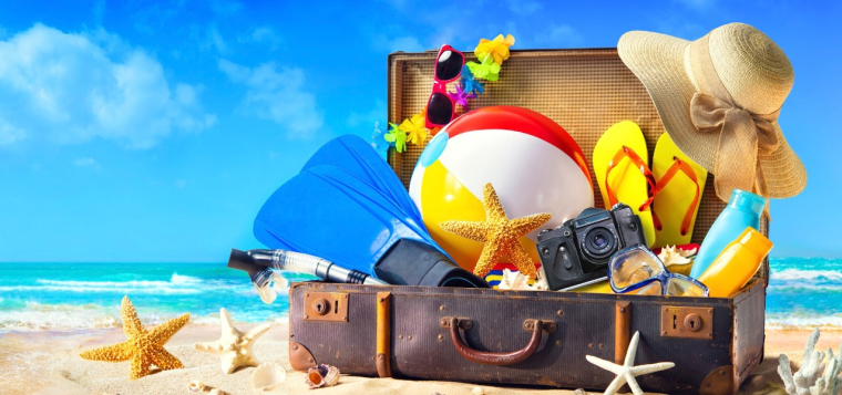 Quelques bons réflexes à adopter avec ses assurances avant de partir en congés (Crédits : Alexander Raths - stock.adobe.com)