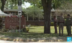 Etats-Unis: Le Texas pleure ses 19 enfants tués dans la fusillade d'Uvalde