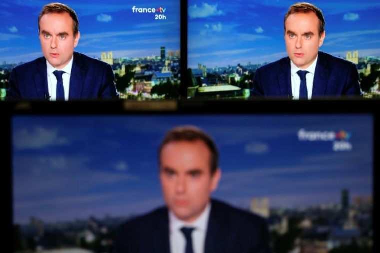Le Premier ministre Sébastien Lecornu sur le plateau du 20h00 de France 2 le 8 octobre 2025 ( AFP / Ludovic MARIN )