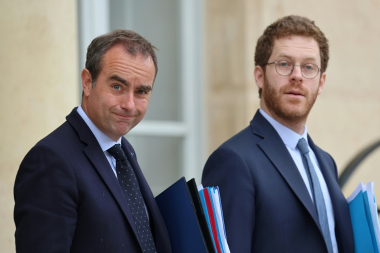 Le Premier ministre Sébastien Lecornu et le ministre de l'Action et des Comptes publics David Amiel, à l'Elysée à Paris, le 10 juin 2026 ( AFP / Ludovic MARIN )