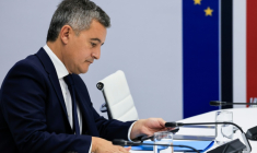 Le ministre de la Justice Gérald Darmanin  lors d'une réunion de crise interministérielle présidée par le président Emmanuel Macron à l’Élysée,le 18 octobre 2026 à Paris ( POOL / Ludovic MARIN )