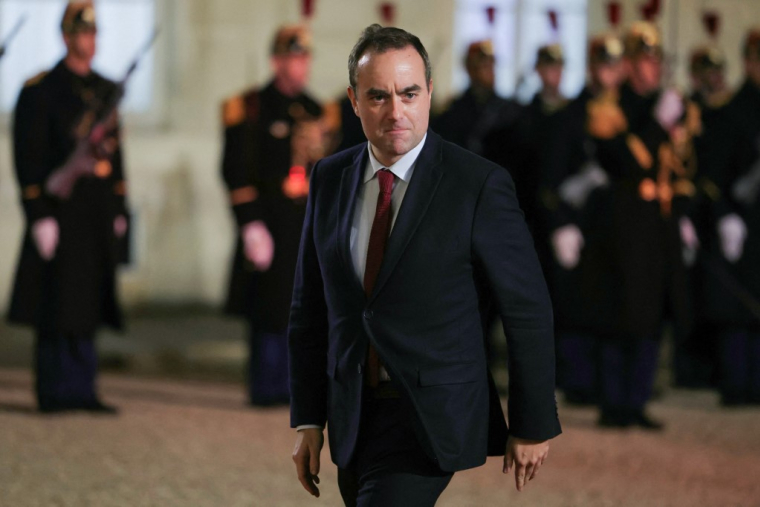 Sébastien Lecornu à Paris, le 28 novembre 2024. ( AFP / THOMAS SAMSON )