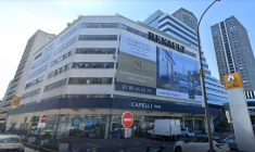 Ce garage Renault situé dans le XVe arrondissement de Paris va être totalement réhabilité pour accueillir un complexe immobilier de 82 logements. (Google street view)