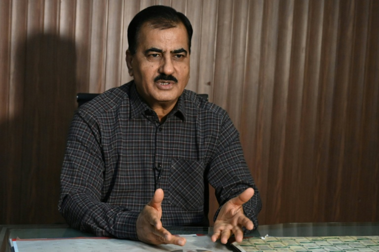 Abdul Ghafoor Shoro, secrétaire général de l'Association médicale du Pakistan, lors d'une interview avec l'AFP à à Karachi, le 9 janvier 2026 ( AFP / Rizwan TABASSUM )