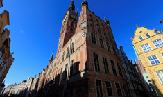 POLOGNE: LES CONTAMINATIONS AU COVID-19 SE STABILISENT, LES CENTRES COMMERCIAUX VONT ROUVRIR