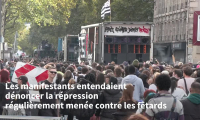 Plusieurs milliers de participants à une "Tekno parade revendicative" à Paris