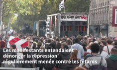 Plusieurs milliers de participants à une "Tekno parade revendicative" à Paris