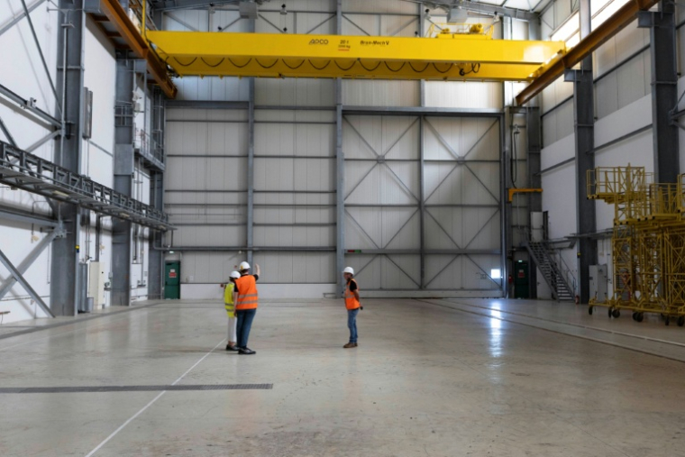 Le bâtiment d'intégration des fusées Maia sur l'ancien pas de tir des Soyouz russes attribué à MaiaSpace à Kourou, en Guyane française, le 13 février 2026 ( AFP / Ronan LIETAR )