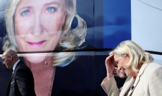 FRANCE 2022: LE PEN DÉNONCE UNE "MANOEUVRE" DE MACRON SUR LES RETRAITES