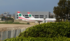 Un avion de la Middle East Airlines sur le tarmac de l'aéroport de Beyrouth, le 10 avril 2026. ( AFP / Anwar AMRO )