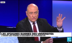 Afghanistan : comment organiser la mobilisation face à l'interdiction des femmes dans les universités ?