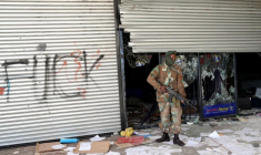 L'ARMÉE SE DÉPLOIE EN AFRIQUE DU SUD FACE AUX VIOLENCES