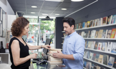 Découvrez comment gagner un peu d’argent en revendant facilement vos livres grâce aux sites et applis dédiés. ( crédit photo : Getty Images )