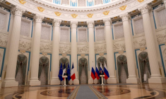 RÉUNION DU GROUPE DE CONTACT SUR L'UKRAINE LUNDI, MANOEUVRES RUSSO-BIÉLORUSSES PROLONGÉES