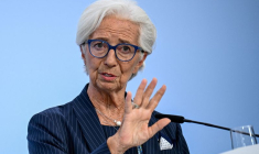 La présidente de la BCE, Christine Lagarde, tient une conférence de presse à Berlin.