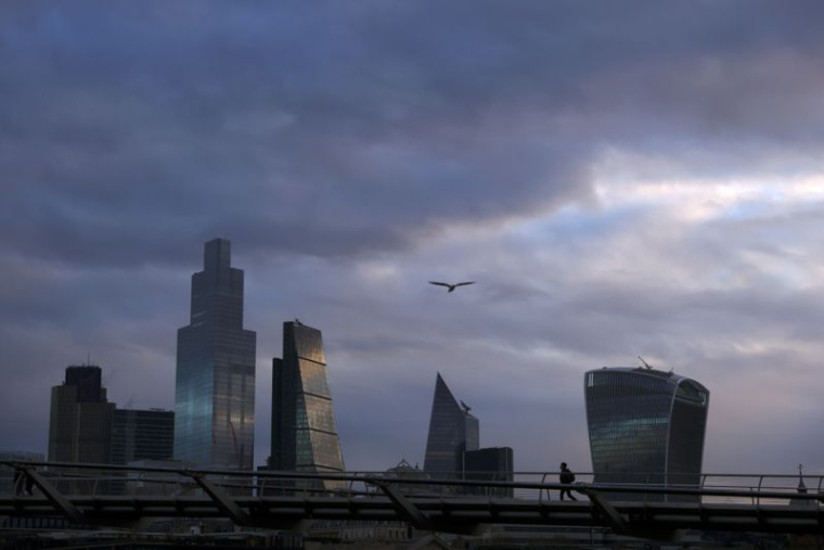 CORONAVIRUS: LE ROYAUME-UNI ENREGISTRE 17.555 CAS ET 498 DÉCÈS EN 24H